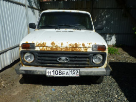 avtomobil-legkovoy-lada-212140-lada-4x4-niva